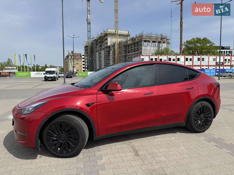 Позашляховик / Кросовер Tesla Model Y 2021 в Києві