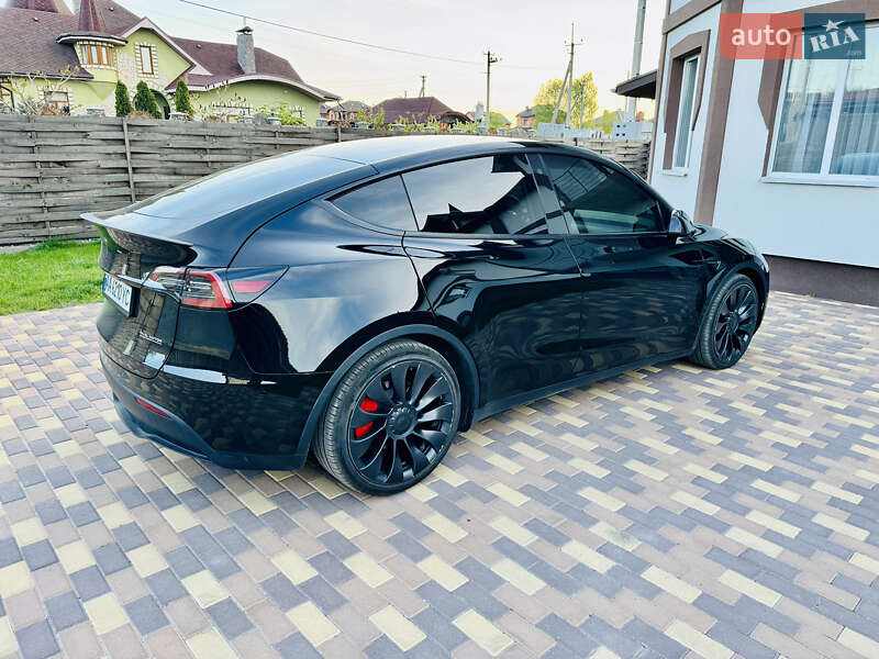 Внедорожник / Кроссовер Tesla Model Y 2023 в Киеве