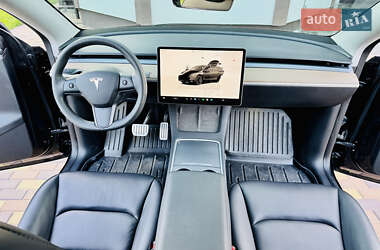 Внедорожник / Кроссовер Tesla Model Y 2023 в 