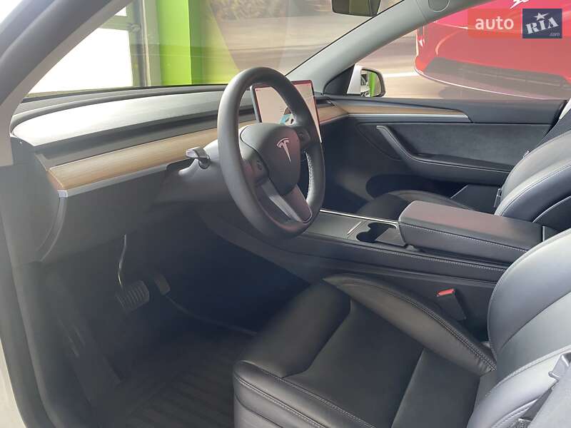 Внедорожник / Кроссовер Tesla Model Y 2023 в Киеве