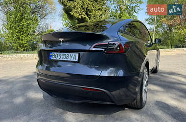 Позашляховик / Кросовер Tesla Model Y 2024 в 