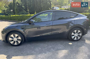 Позашляховик / Кросовер Tesla Model Y 2024 в 