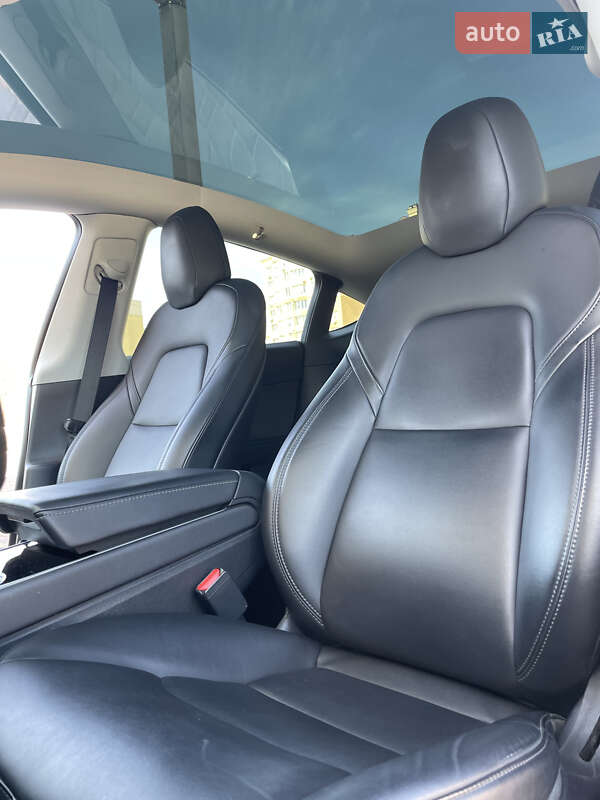 Внедорожник / Кроссовер Tesla Model Y 2020 в Киеве