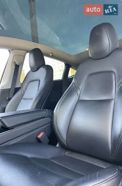 Внедорожник / Кроссовер Tesla Model Y 2020 в 