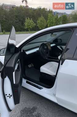 Позашляховик / Кросовер Tesla Model Y 2021 в 