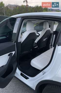 Позашляховик / Кросовер Tesla Model Y 2021 в 