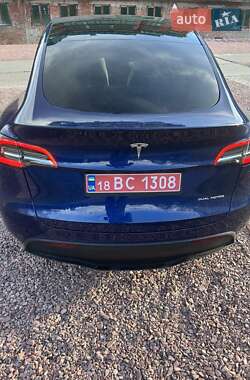 Внедорожник / Кроссовер Tesla Model Y 2024 в 