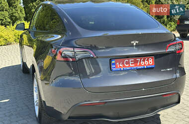 Позашляховик / Кросовер Tesla Model Y 2024 в 