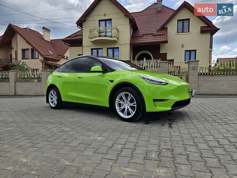 Tesla Model Y 2023