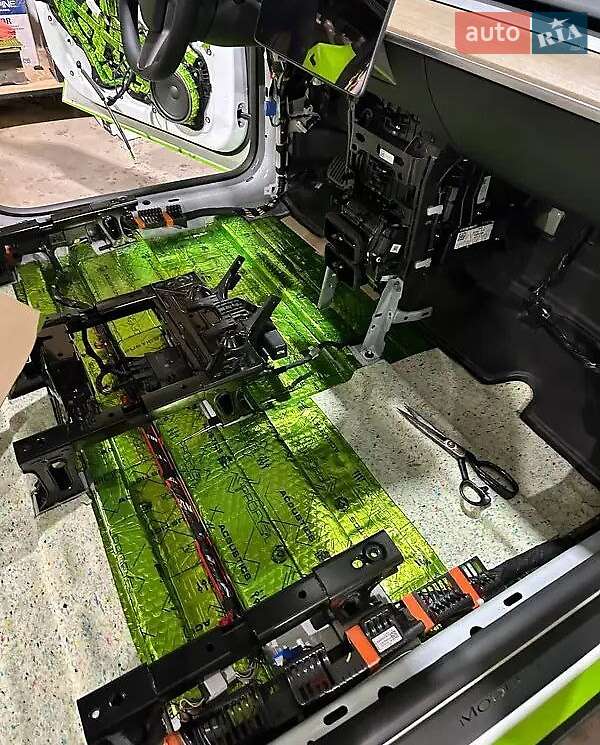 Позашляховик / Кросовер Tesla Model Y 2023 в Трускавці