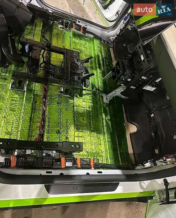 Позашляховик / Кросовер Tesla Model Y 2023 в Трускавці