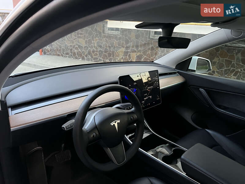 Внедорожник / Кроссовер Tesla Model Y 2020 в Львове