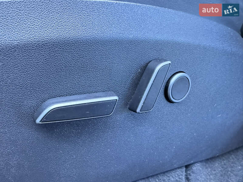 Позашляховик / Кросовер Tesla Model Y 2022 в Львові