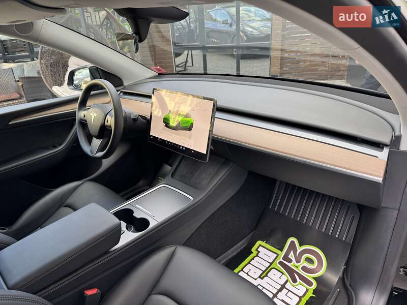 Внедорожник / Кроссовер Tesla Model Y 2023 в Киеве