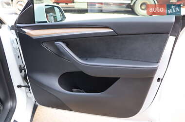 Внедорожник / Кроссовер Tesla Model Y 2023 в 