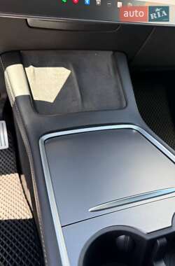 Внедорожник / Кроссовер Tesla Model Y 2022 в 