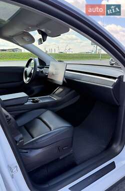 Внедорожник / Кроссовер Tesla Model Y 2022 в 