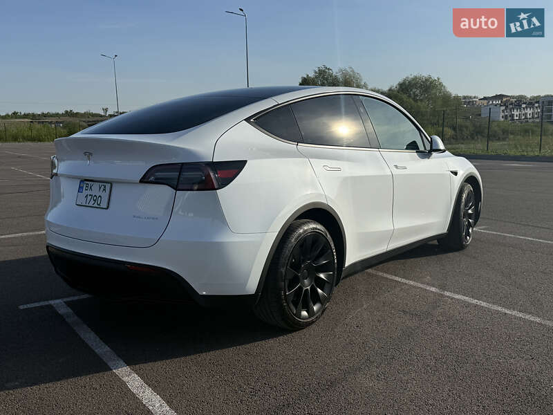 Внедорожник / Кроссовер Tesla Model Y 2024 в Ровно