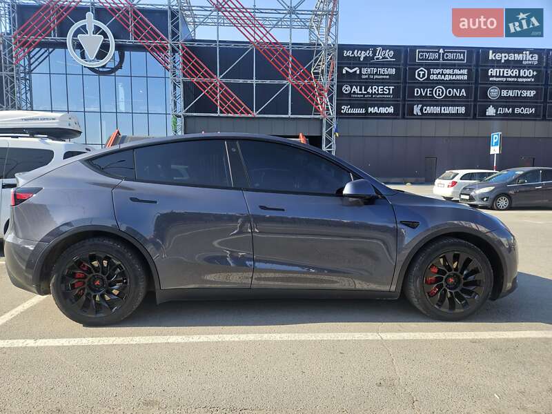 Внедорожник / Кроссовер Tesla Model Y 2021 в 