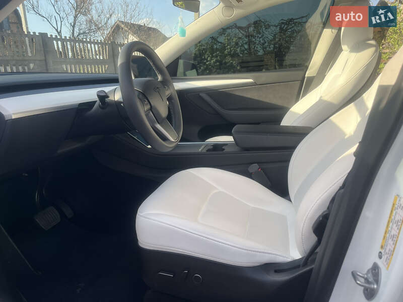 Внедорожник / Кроссовер Tesla Model Y 2023 в Киеве