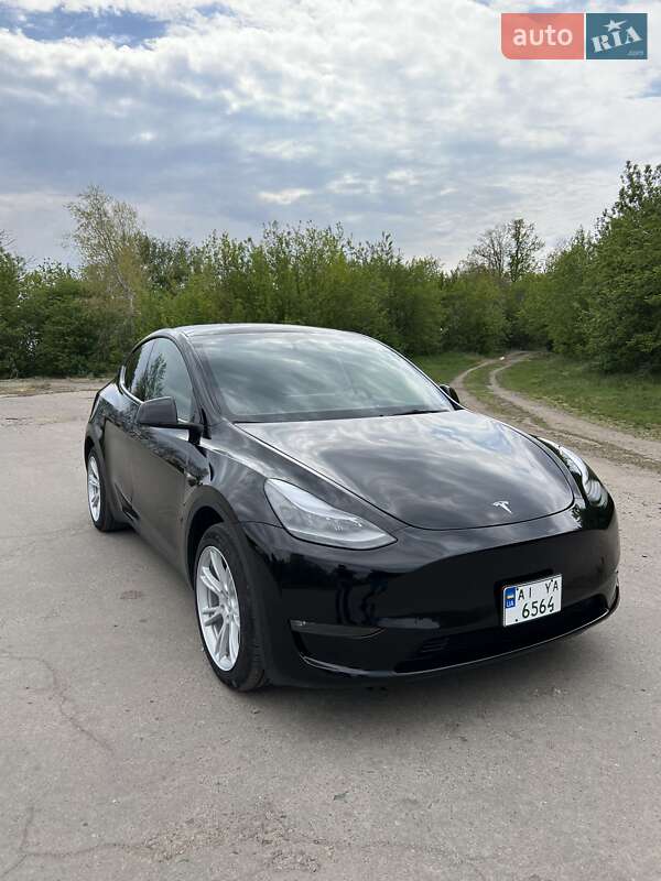 Внедорожник / Кроссовер Tesla Model Y 2023 в Киеве