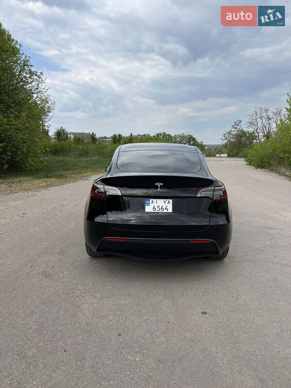 Внедорожник / Кроссовер Tesla Model Y 2023 в Киеве