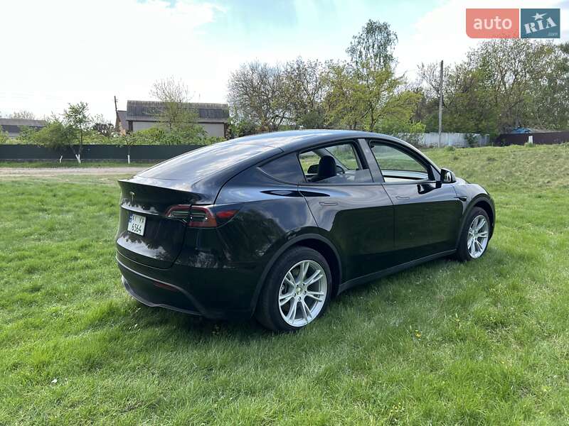 Внедорожник / Кроссовер Tesla Model Y 2023 в Киеве