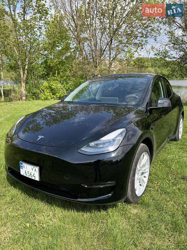 Внедорожник / Кроссовер Tesla Model Y 2023 в Киеве