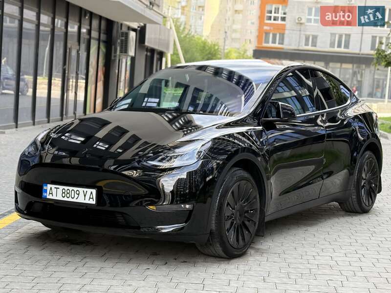 Tesla Model Y 2023