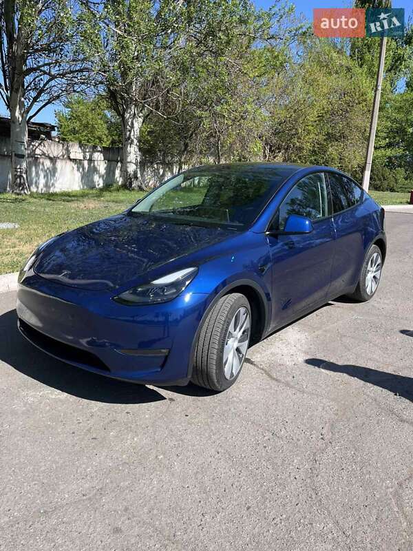 Внедорожник / Кроссовер Tesla Model Y 2024 в 