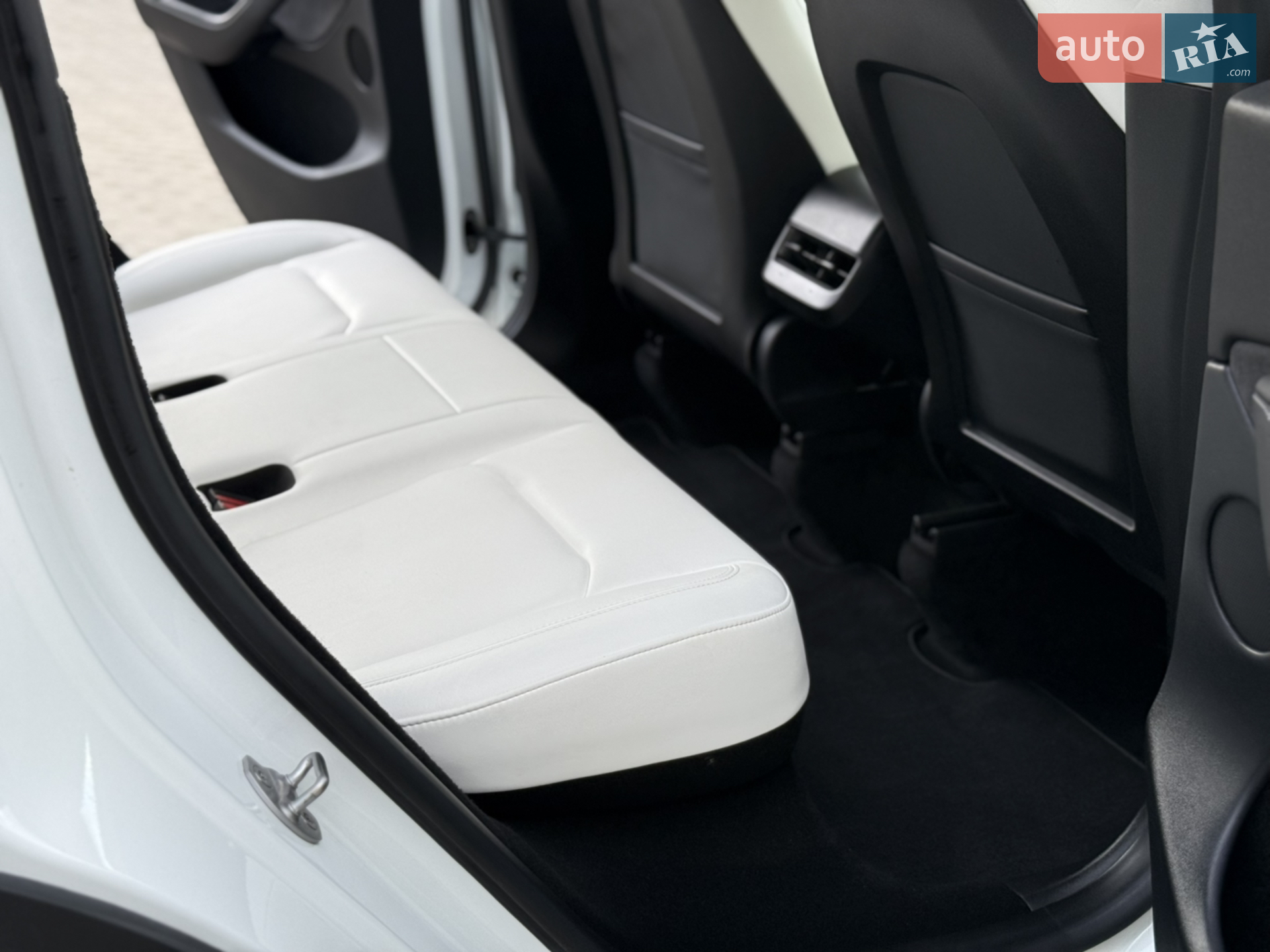 2023 Tesla Model Y - мініатюра 70