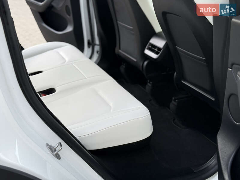 Внедорожник / Кроссовер Tesla Model Y 2023 в Виннице