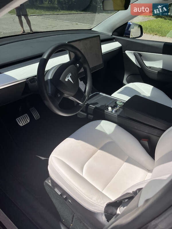 Внедорожник / Кроссовер Tesla Model Y 2022 в Киеве
