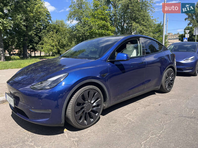 Внедорожник / Кроссовер Tesla Model Y 2022 в Киеве