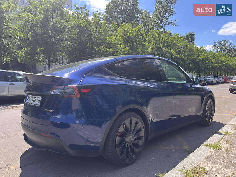 Внедорожник / Кроссовер Tesla Model Y 2022 в Киеве