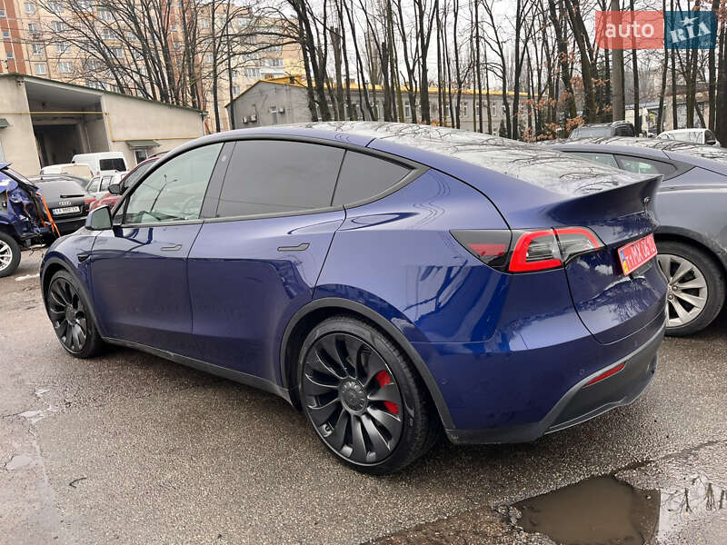 Внедорожник / Кроссовер Tesla Model Y 2022 в Киеве