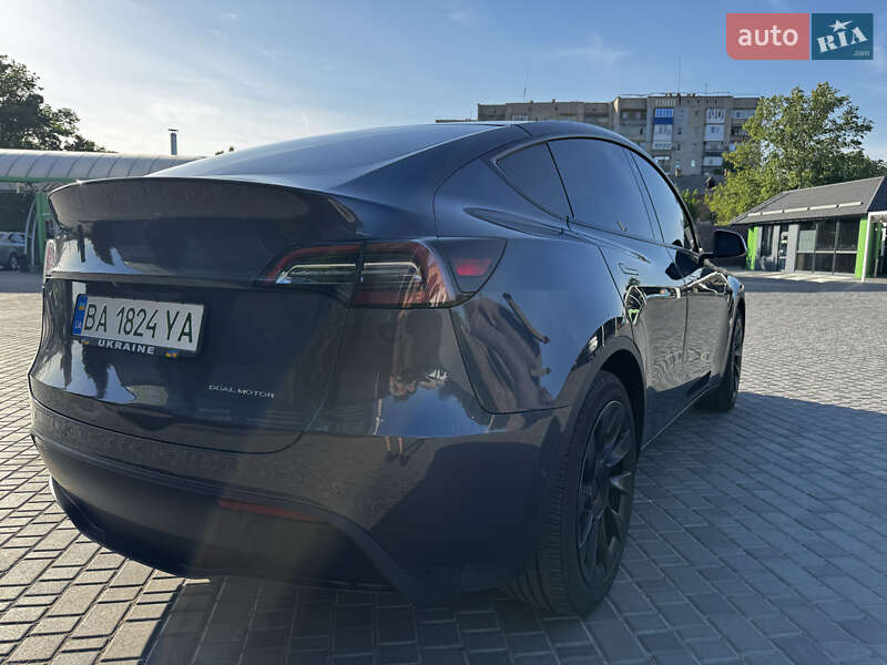 Внедорожник / Кроссовер Tesla Model Y 2020 в Киеве