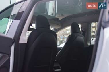 Позашляховик / Кросовер Tesla Model Y 2022 в 
