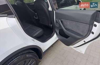 Позашляховик / Кросовер Tesla Model Y 2023 в 