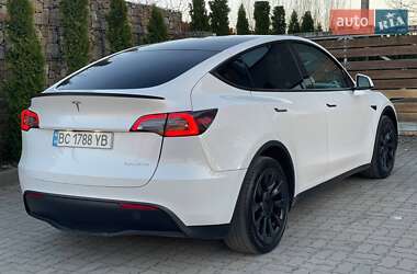Внедорожник / Кроссовер Tesla Model Y 2021 в 