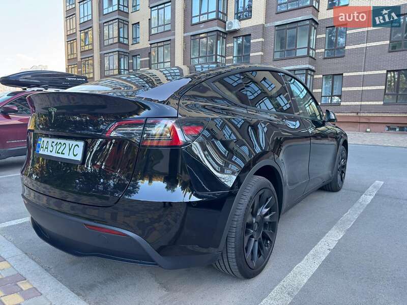 Внедорожник / Кроссовер Tesla Model Y 2024 в Киеве