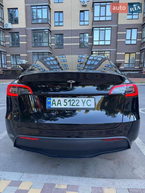 Внедорожник / Кроссовер Tesla Model Y 2024 в Киеве