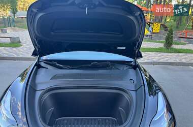 Внедорожник / Кроссовер Tesla Model Y 2024 в 