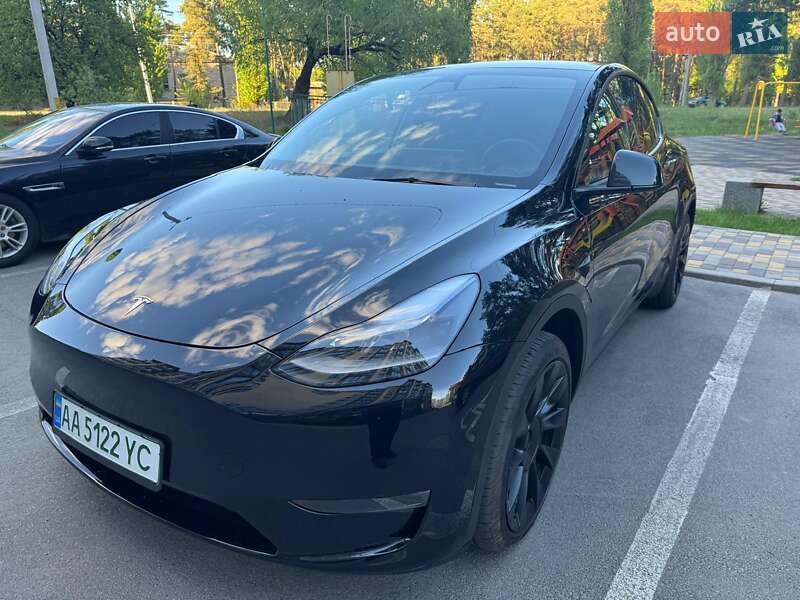 Внедорожник / Кроссовер Tesla Model Y 2024 в Киеве