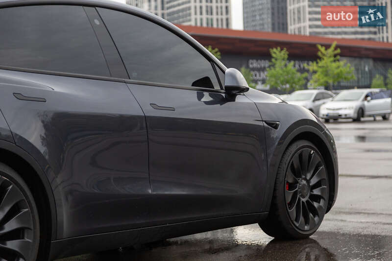 Внедорожник / Кроссовер Tesla Model Y 2022 в Киеве
