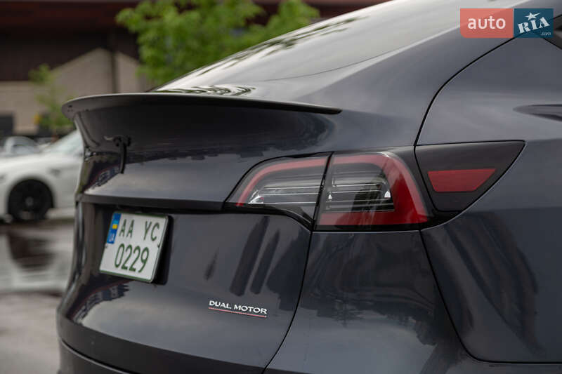 Внедорожник / Кроссовер Tesla Model Y 2022 в Киеве