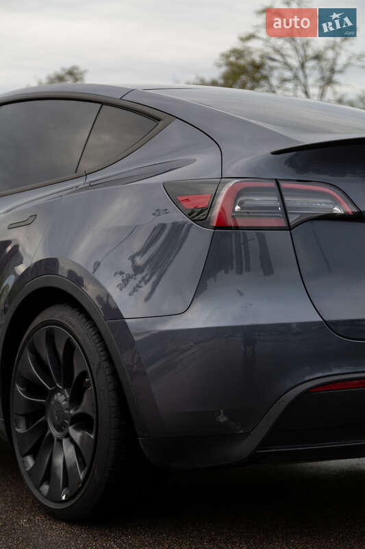 Внедорожник / Кроссовер Tesla Model Y 2022 в Киеве
