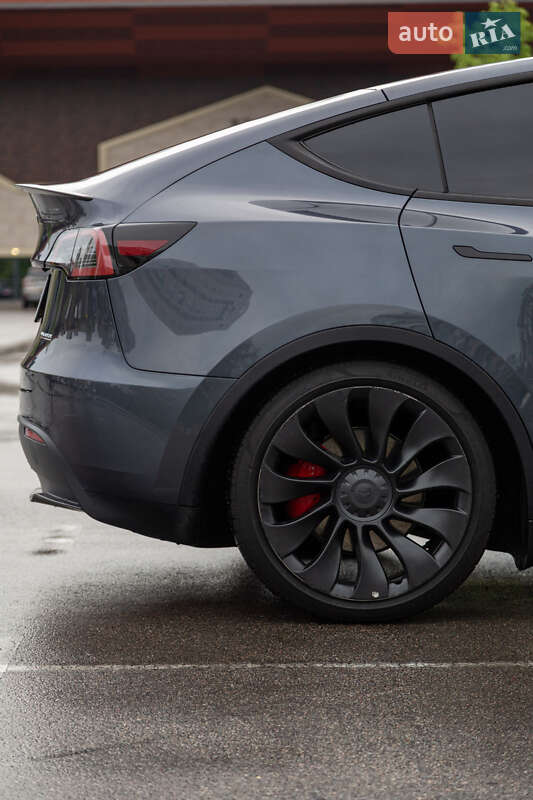 Внедорожник / Кроссовер Tesla Model Y 2022 в Киеве