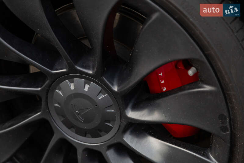 Внедорожник / Кроссовер Tesla Model Y 2022 в Киеве