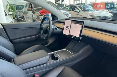 Внедорожник / Кроссовер Tesla Model Y 2021 в 